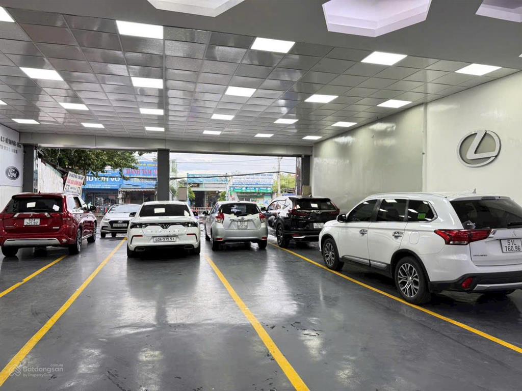 Giảm ngay 7 tỷ! khuôn đất gần 600m2 sử dụng  ngang ~12  sổ hồng riêng  hđt 960 triệu/năm 51 tỷ