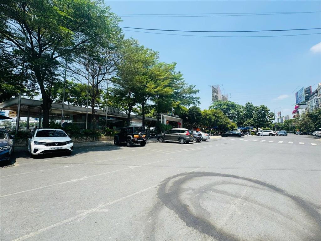 Siêu biệt thự! siêu sẻ! ngang lớn 20m chỉ hơn 90 tỷ tận 356m2  4 tầng  sát sông sài gòn, metro