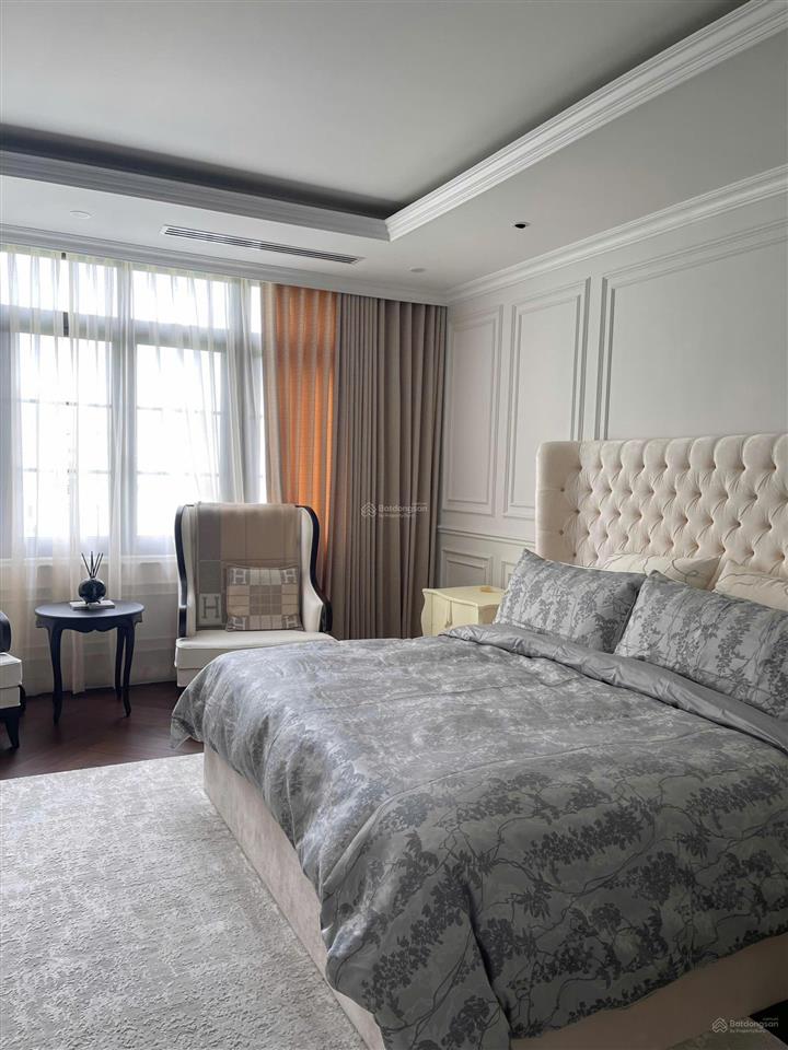 Siêu khan hiếm biệt thự góc 2 mặt tiền vinhomes tân cảng giảm sâu 40 tỷ hầm + 4 tầng nhà mới 517m2