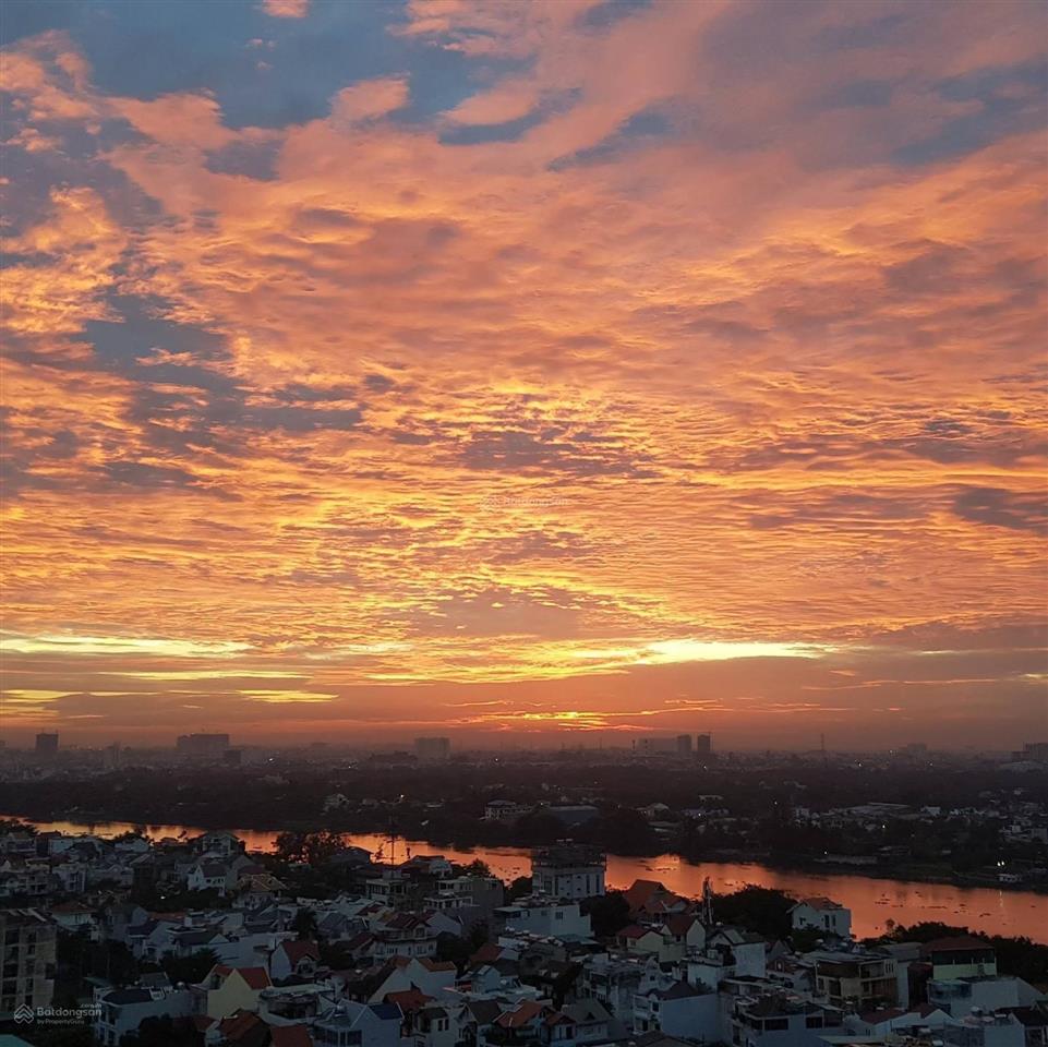Bán căn mới gửi giá 3 tỷ 8 lầu trung view sông