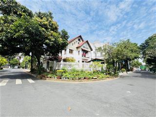 Biệt thự đẹp 4 tầngkhu ven sông sài gòn trần não,q2 dt157m2(7,5mx21m)giá 58 tỷ tl