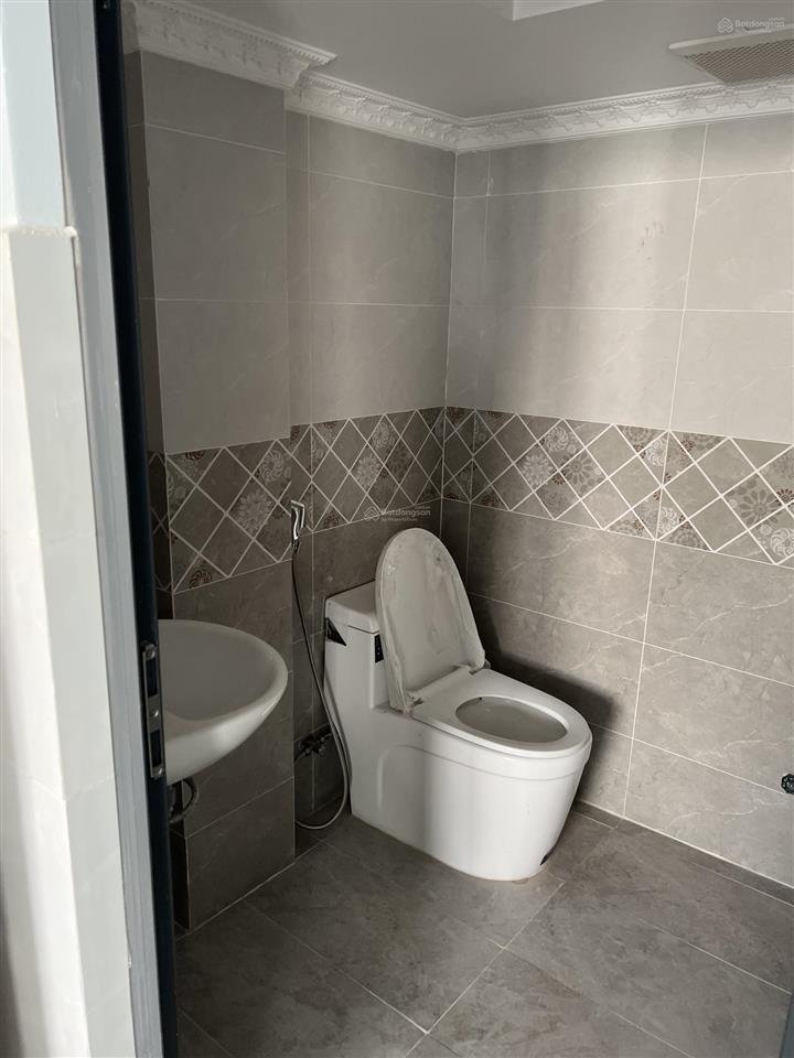 Cho thuê nhà dạng phòng dịch vụ đầy đủ tiện nghi 25m2 giá 45 tr/th,  0915 698 ***