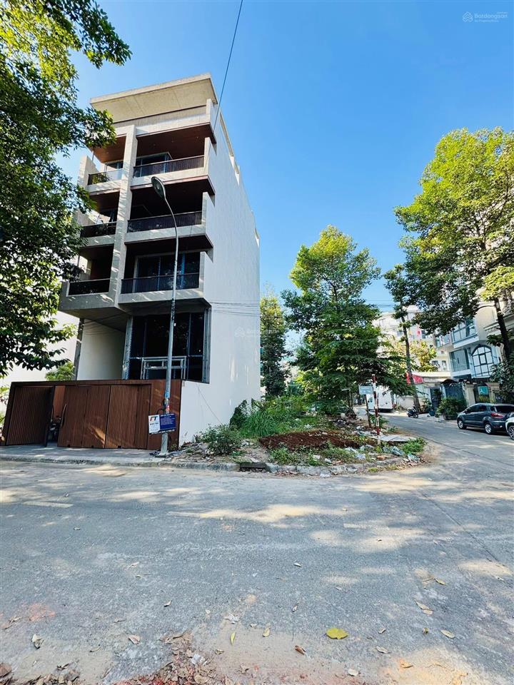 Bán nền lô góc huy hoàng lô a38 diện tích 142,5m giá 36xxxx tỷ, 0915 698 ***