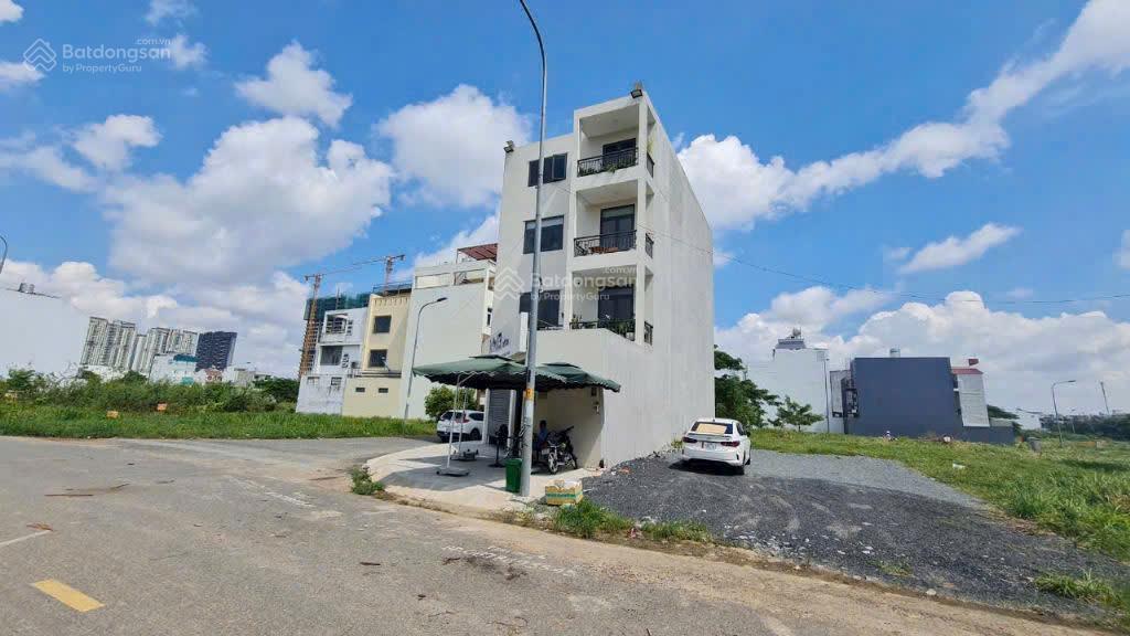 Bán lô đất đường 970, đường nhựa trước nhà 8m diện tích 63.3m giá 4,89 tỷ nở hậu  0915 698 ***