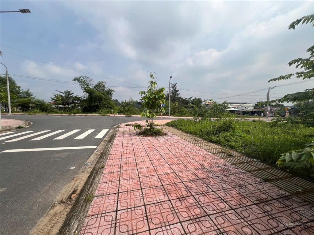 Bán đất 2 mặt tiền cây dầu, nhơn trạch, diện tích 203m2 ngang 5m giá 24,5 tr/m2,  0915 698 ***