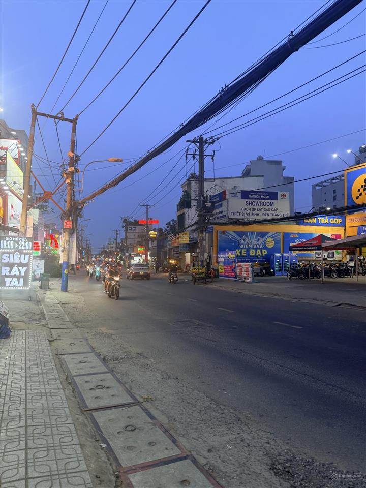 Cho thuê nhà mặt tiền nguyễn duy trinh ,diện tích đất 500m ngang 8m 1 trệt 3 lầu 80tr  0915 698 ***