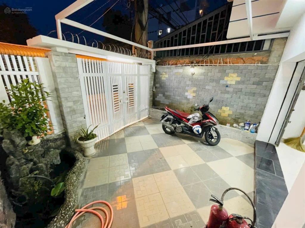 Bán nhà mặt tiền đường 39,1 trệt 2 lầu giá 11.7 tỷ còn tl.đoạn đường kinh doanh sầm uất 0915 698 ***