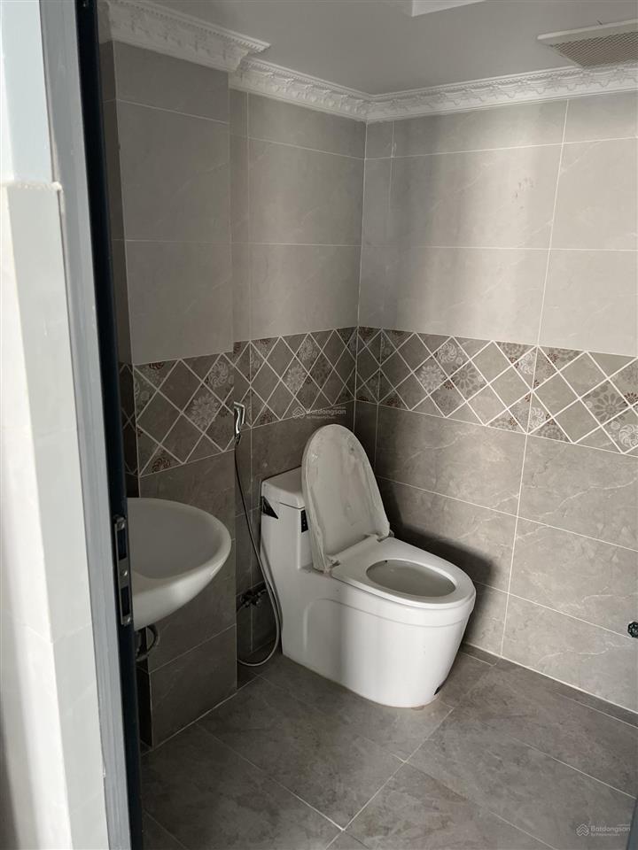 Cho thuê nhà dạng phòng dịch vụ đầy đủ tiện nghi 25m2 giá 35 tr/th,  0915 698 ***