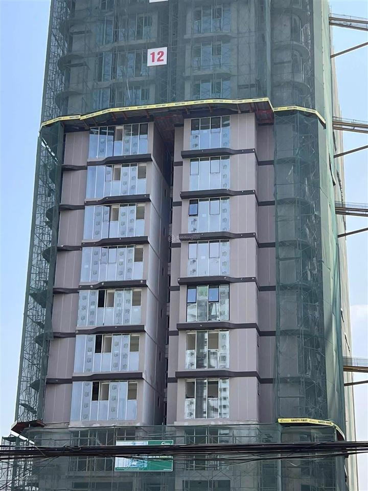 Chính chủ cần bán căn 1pn 52m2 tháp a5 tầng cao  view nội hồ bơi.  0937 799 ***