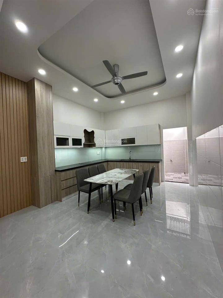 Chủ cắt lỗ 200tr còn 5,5 tỷ còn tl dt 65 m2 đất xây 4 tầng hẻm 7m ngô chí quốc  việt 0932,683,991