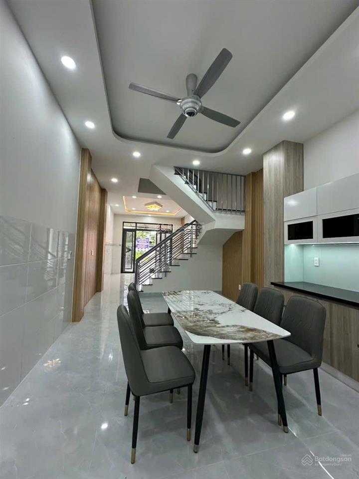 Chủ cắt lỗ 200tr còn 5,5 tỷ còn tl dt 65 m2 đất xây 4 tầng hẻm 7m ngô chí quốc  việt 0932,683,991