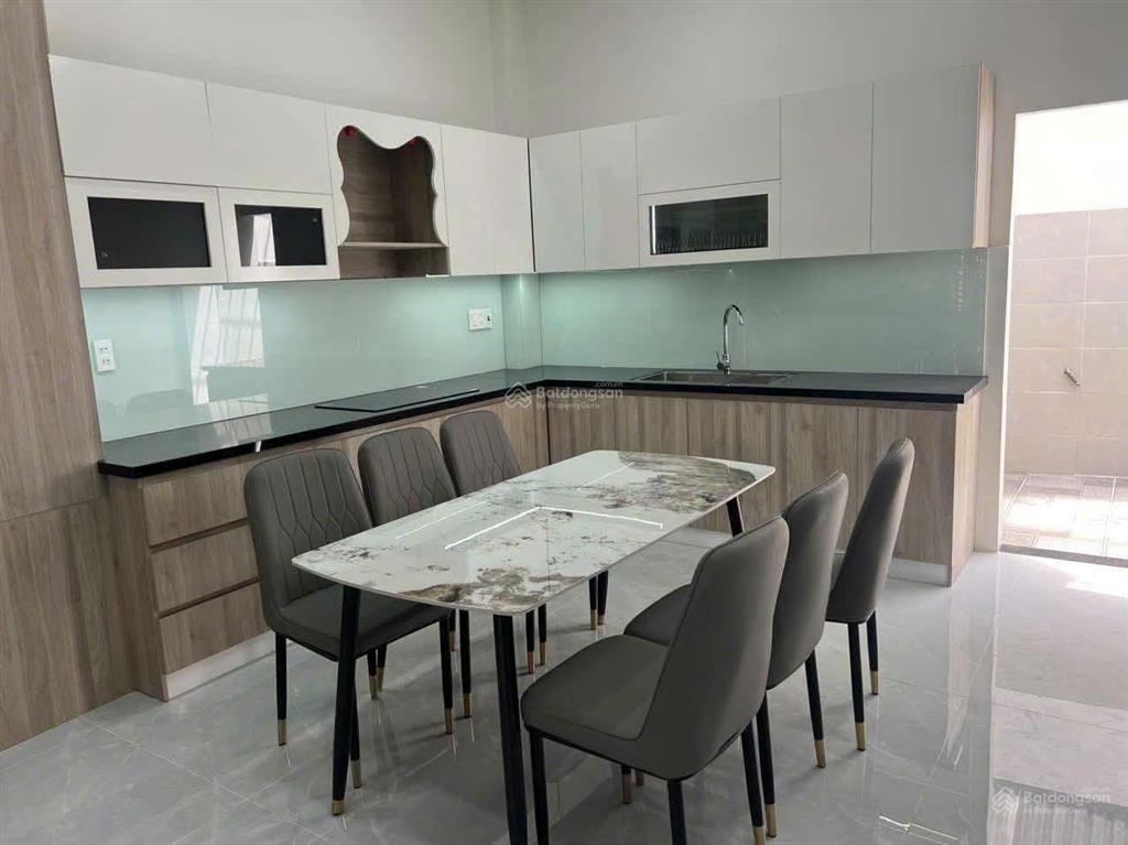 Chủ cắt lỗ 200tr còn 5,5 tỷ còn tl dt 65 m2 đất xây 4 tầng hẻm 7m ngô chí quốc  việt 0932,683,991