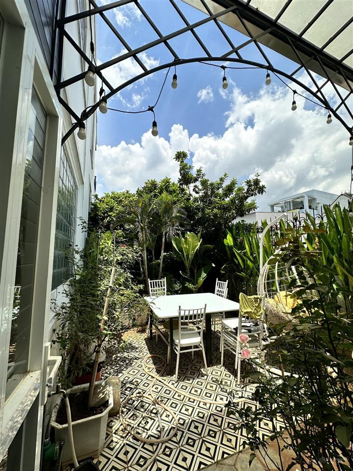 Bán villas sân vườn khu vạn xuân tam bình dt 135m2 ngang 9m nhà bao đẹp  việt 0932 683 ***