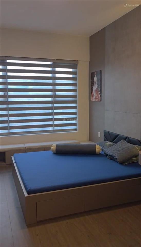 Cắt lỗ west gate 3pn  full nội thất  4.65 tỷ  vào ở ngay sổ hồng trao tay.