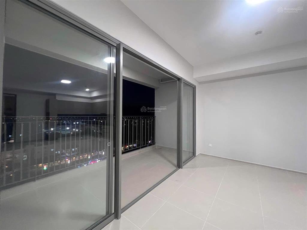 69m2 2br with balcony only 9m vnd/month at westgate