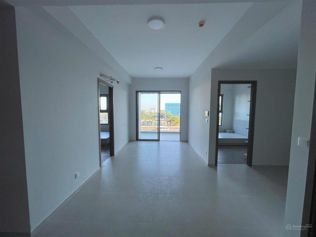 Gấp gấp cần bán westgate căn 69m2  có sổ sẵn  tầng cao  giá 3.079tỷ (102%)