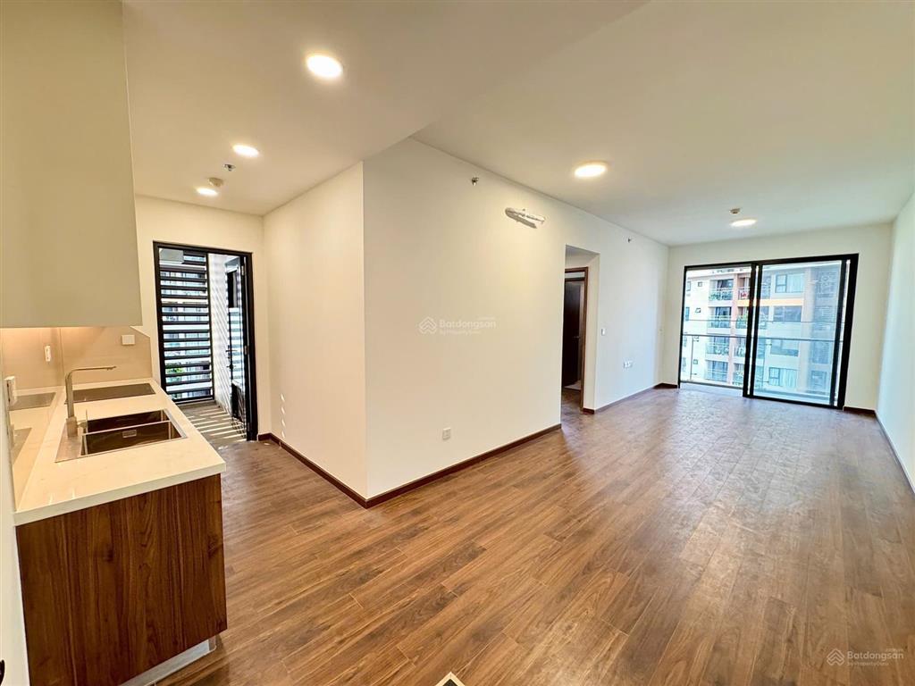 Bán căn góc 80m2 block neo, hướng đông nam mát mẻ. giá 4,6 tỷ, sổ hồng sẵn, hỗ trợ vay ngân hàng