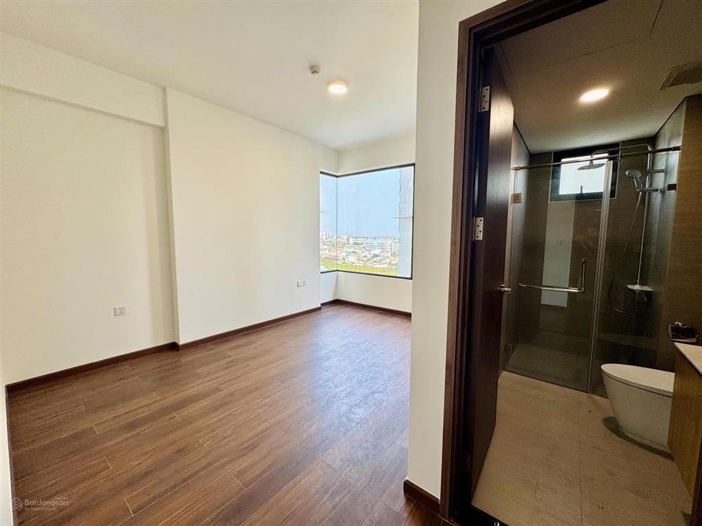 Bán căn góc 80m2 block neo, hướng đông nam mát mẻ. giá 4,6 tỷ, sổ hồng sẵn, hỗ trợ vay ngân hàng