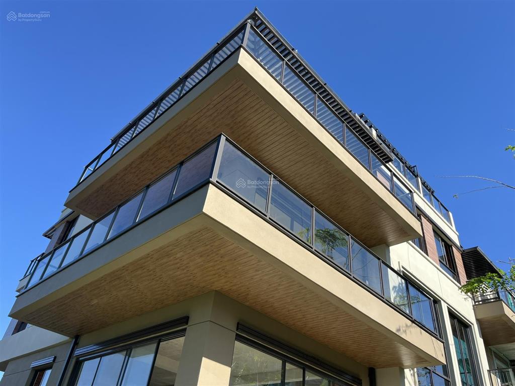 Phiên bản giới hạnnhà phố ven kênh đào trellia cove, 6mx21m, 3 tầng, giá 18.8 tỷ, chiết khấu 11.5%