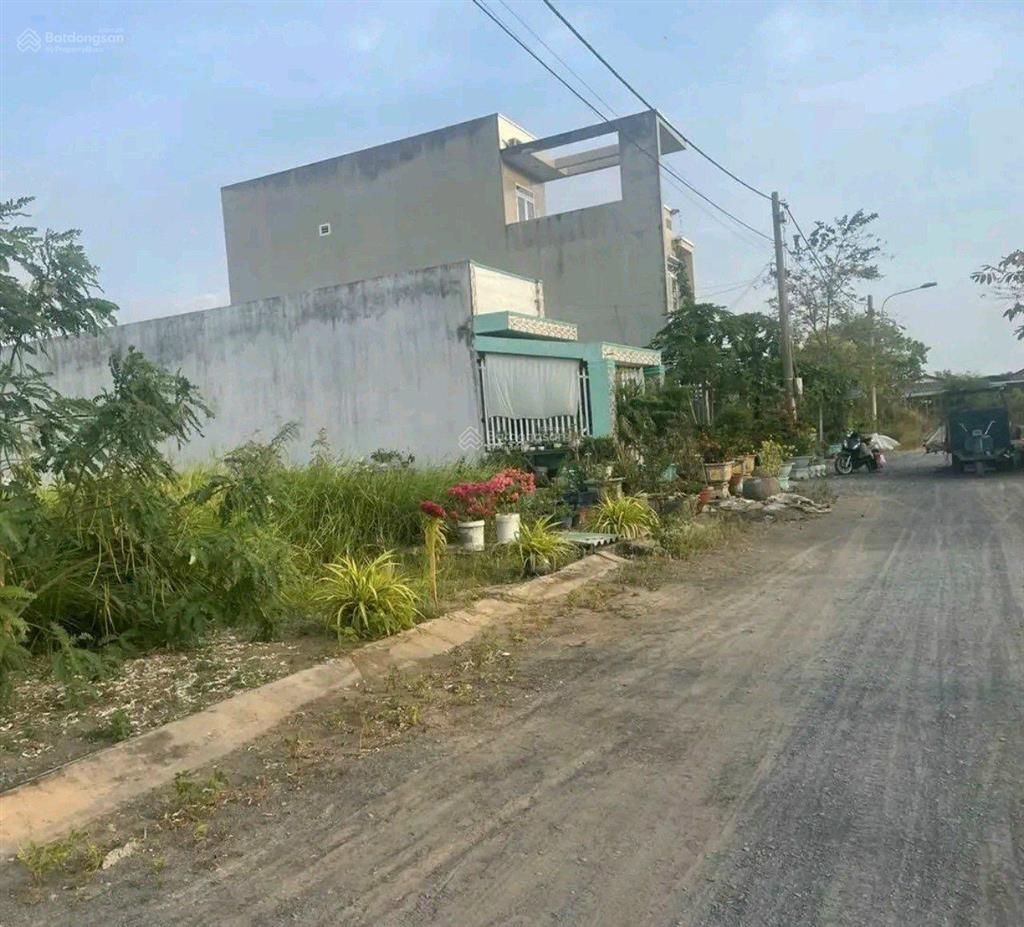 Chính chủ cần bán lô đất khu tái định cư phước đông 4mx17m, giá 980 triệu.  0909 948 ***