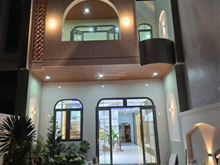 Chính chủ bán biệt thự cầu tràm, 300m2, giá 3,5 tỷ bao hết thổ cư, sổ hồng, vào ở ngay 0909 719 ***