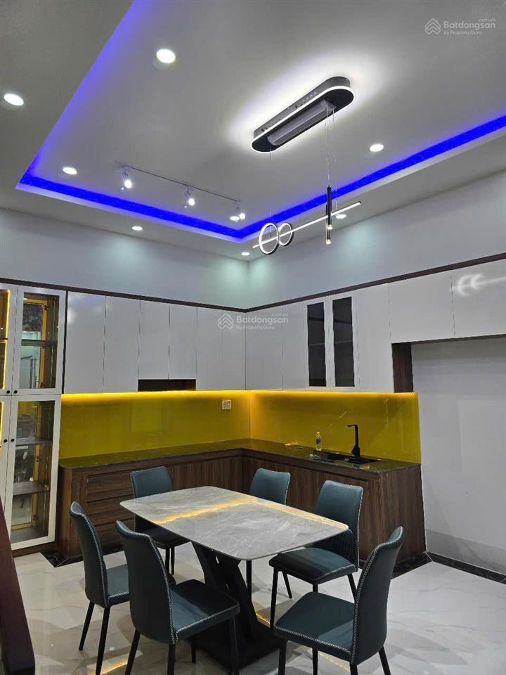 Chính chủ bán biệt thự cầu tràm, 300m2, giá 3,5 tỷ bao hết thổ cư, sổ hồng, vào ở ngay 0909 719 ***
