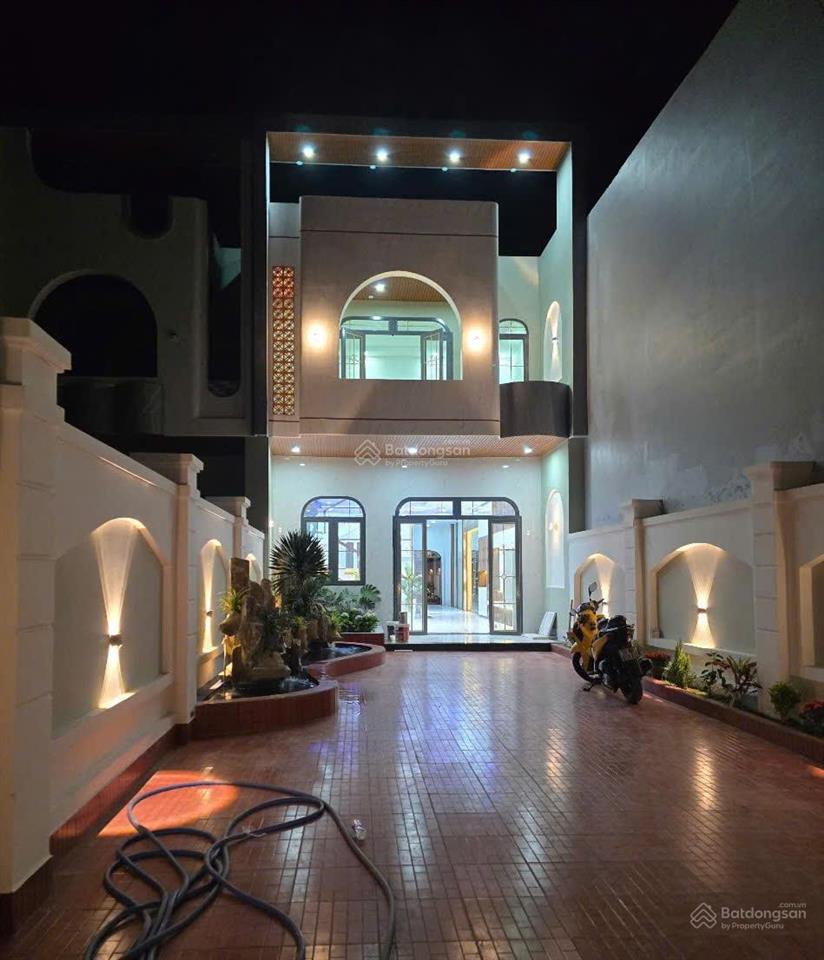 Chính chủ bán biệt thự cầu tràm, 300m2, giá 3,5 tỷ bao hết thổ cư, sổ hồng, vào ở ngay 0909 719 ***