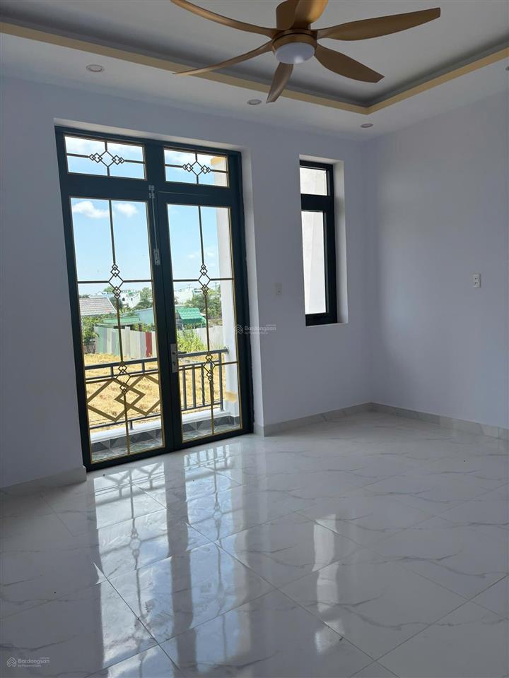 Bán nhà thật, không ảo sổ hồng riêng, 105m2, giá 3,3 tỷ bao hết, hoàn công, ở ngay 0909 719 ***