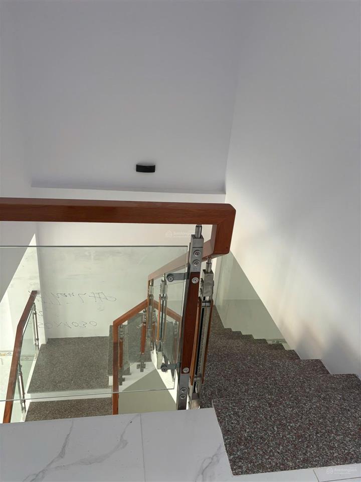 Bán nhà thật, không ảo sổ hồng riêng, 105m2, giá 3,3 tỷ bao hết, hoàn công, ở ngay 0909 719 ***