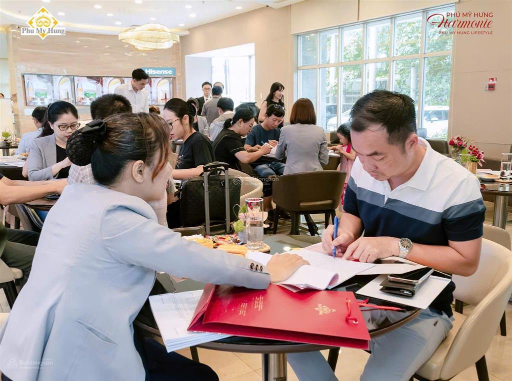 Shophouse phú mỹ hưng, 160m2, giá 9,5 tỷ chiết khấu 13% mặt tiền, trục chính, sầm uất, 0909 719 ***