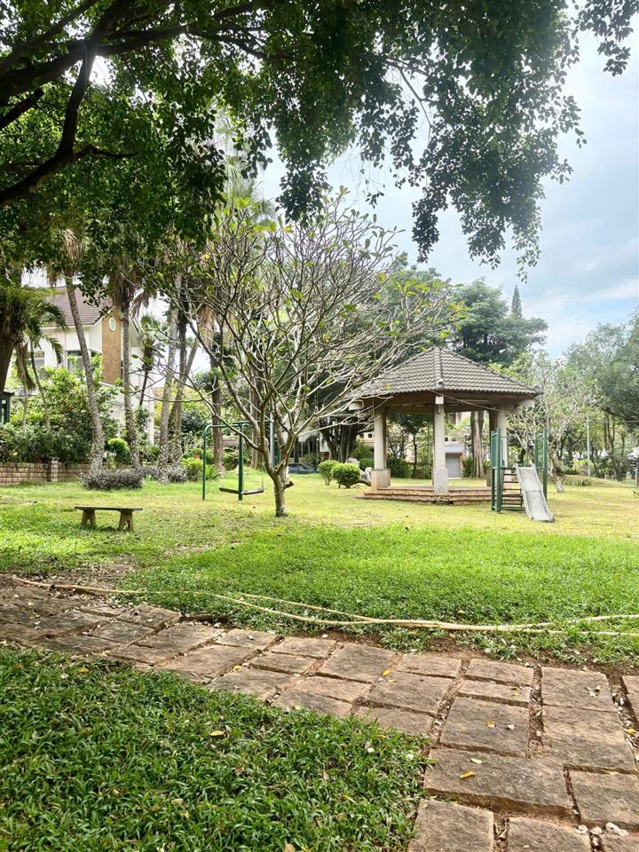 Biệt thự thảo nguyên , hoàng hữu nam, long thạnh mỹ, quận 9 dt (16x24) 386m2 giá 25ty