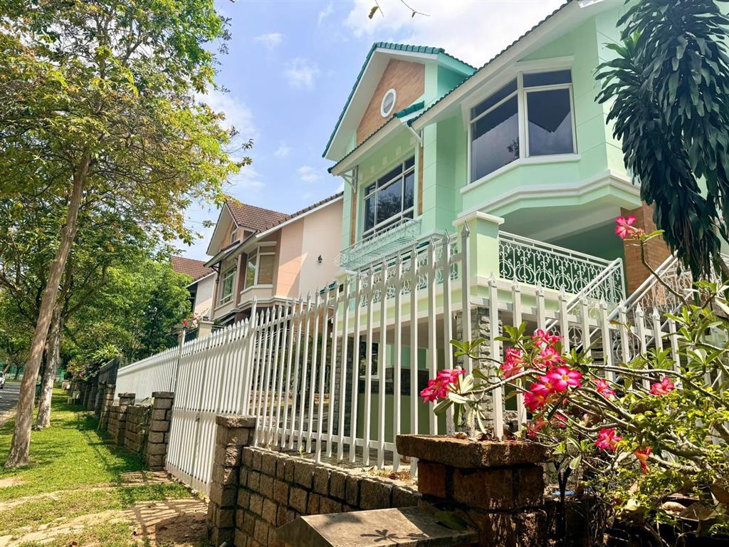Biệt thự thảo nguyên , hoàng hữu nam, long thạnh mỹ, quận 9 dt (16x24) 386m2 giá 25ty