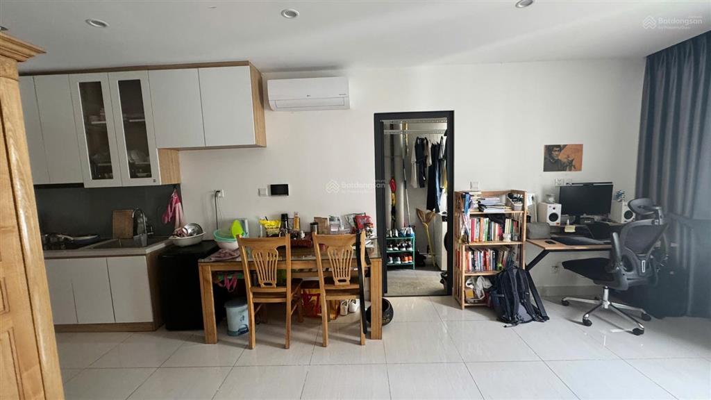 Bán lộ 200tr căn studio tầng 17 , tòa s6, vincity,nguyễn xiển , quận 9 giá 2ty