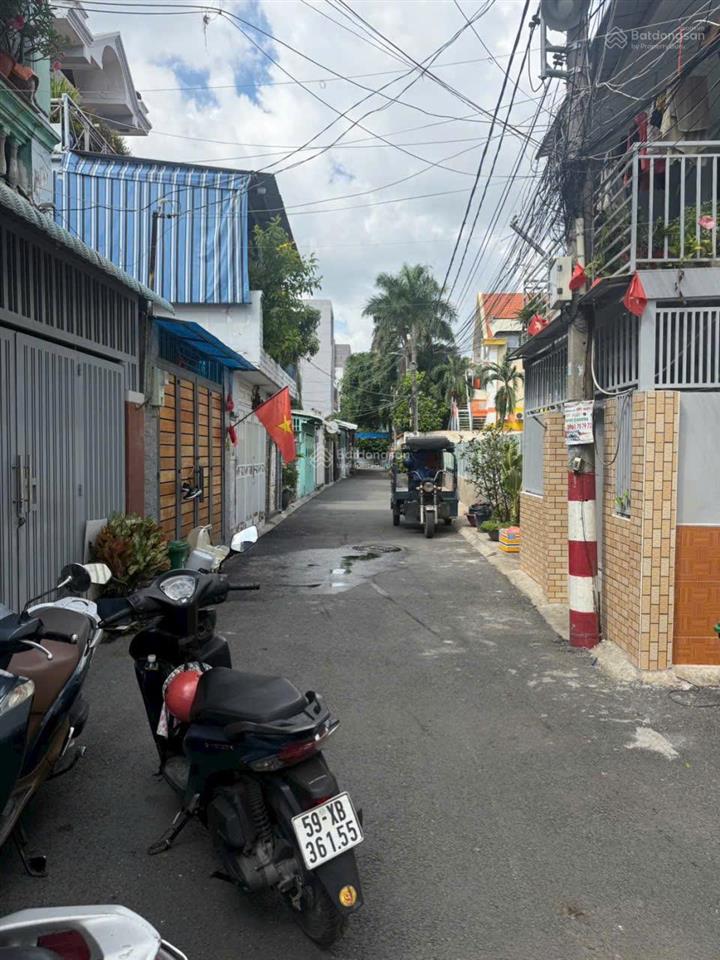 Nhà 1 trệt 2 lầu hẻm xe hơi đường hồ bá phấn. pla . q9. hcm. giá 4,7ty