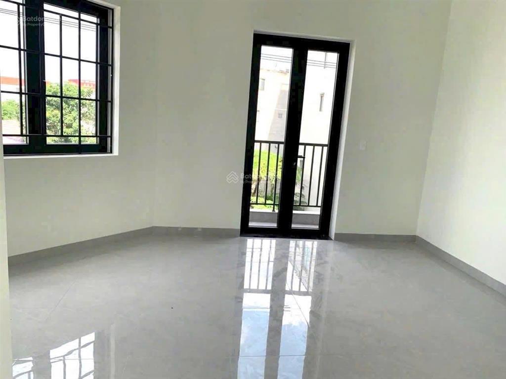 Nhà 1 trệt 3 lầu góc 2 mt đường 4, nguyễn duy trinh, long trường giá 6,9 tỷ