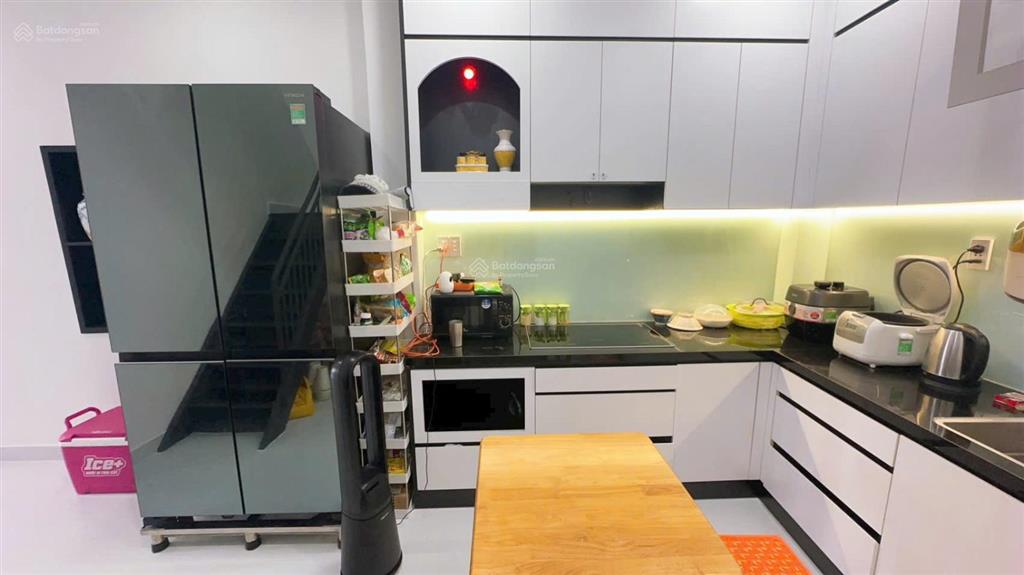 Nhà hẻm đường 17, long thạnh mỹ, quận 9, dt 50m2, giá 3,9 tỷ, kề vinhomes