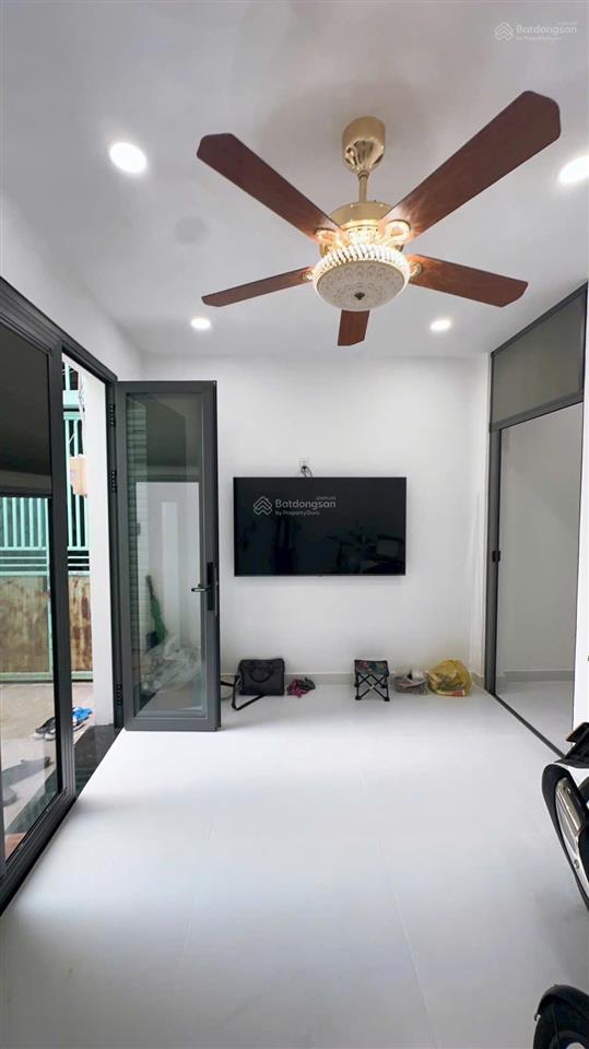Nhà hẻm đường 17, long thạnh mỹ, quận 9, dt 50m2, giá 3,9 tỷ, kề vinhomes