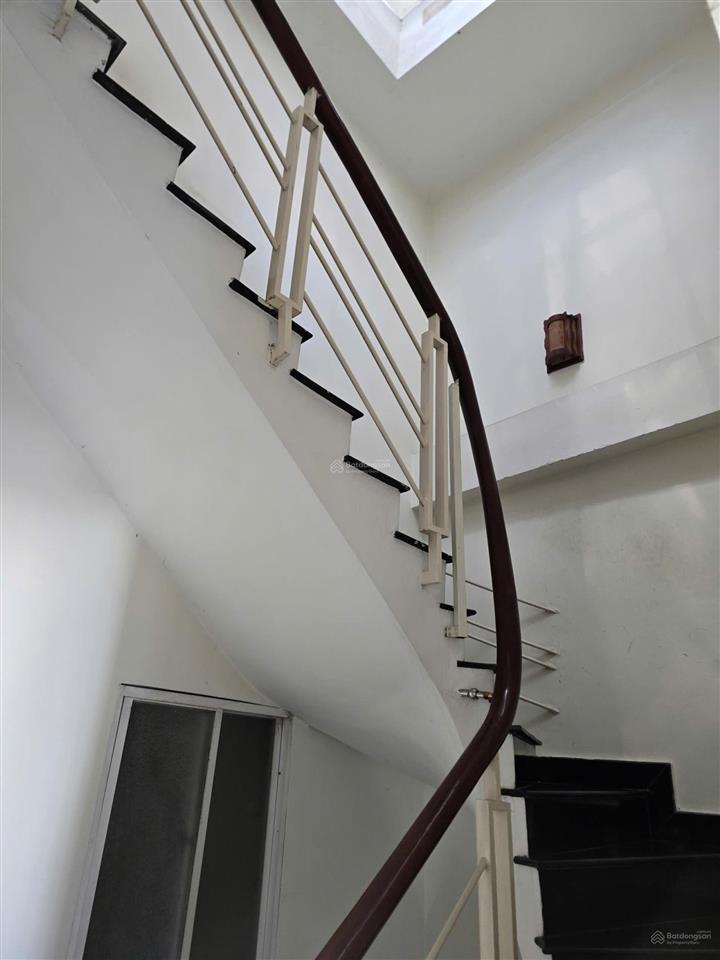 Bán nhà 1t2l có 3pn, hẻm đường lã xuân oai, tăng nhơn phú a, quận 9 dt 40m2 giá 4,3 tỷ