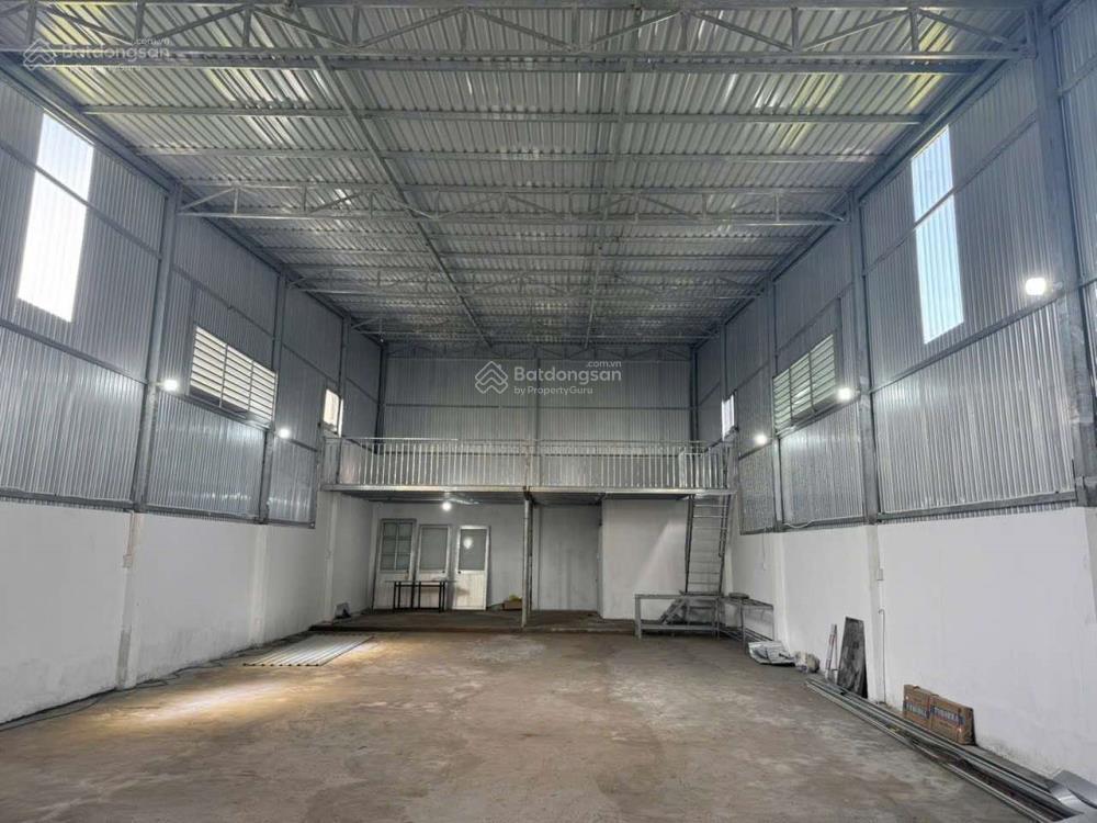 Cho thuê khoxưởng (hình qc)
dt11x44m=500m2
có điện 3fa phù hợp cho sản xuất gỗ, cơ khí, kho