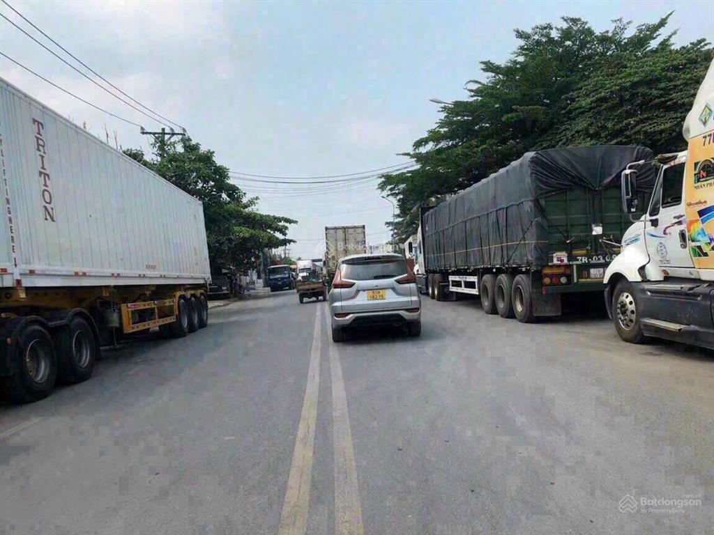 Cho thuê kho xưởng (như hình)
dt 300m²
đường xe container  điện 3 pha
đc ql13. gần