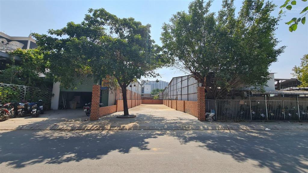 Bán lô đất (như hình)
dt8x39m=310m2
đường nhựa rộng 8m+ vĩa hè 2m
khu dân cư đông