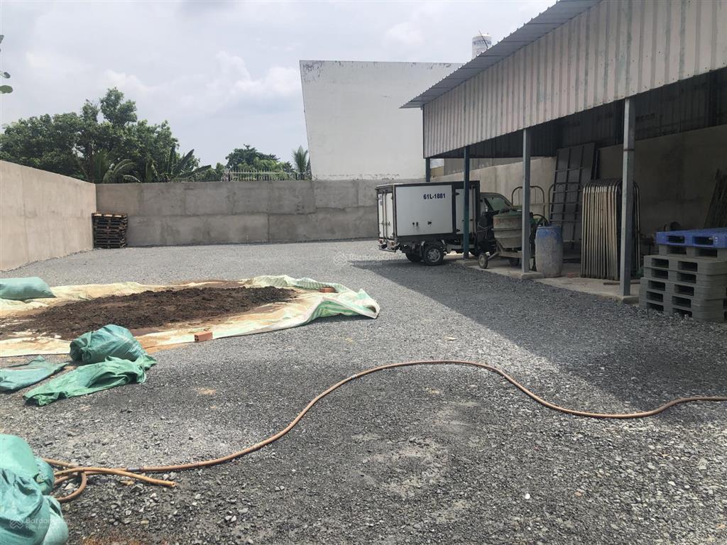 Cho thuê đất + kho (như hình)
dt 15x34=500m2 đường xe container vào điện nước đầy đủ đc vĩnh phú