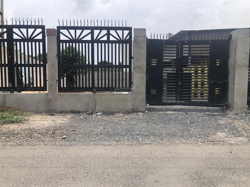 Cho thuê đất + kho (như hình)
dt 15x34=500m2 đường xe container vào điện nước đầy đủ đc vĩnh phú