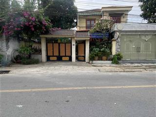 Cho thuê biệt thựp.vĩnh phú!
dt400m2 có 5 phòng ngủ5 wc
có nội thất đường nhựa rộng 10m
hợp đồ
