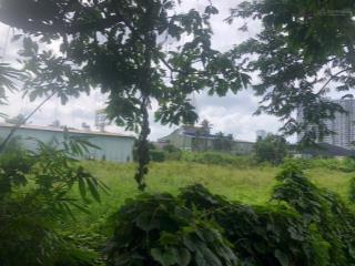 Cho thuê đất trống (như hình) dt 2700m2 giá 30triệu/tháng đường ql13 vào 200m gần cty tân hiệp phát
