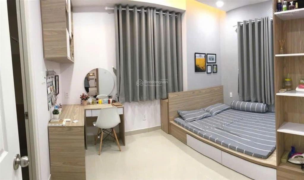 Chính chủ cho thuê căn góc lầu 10 63m giá 7tr nhà trống  có nội thất 8tr