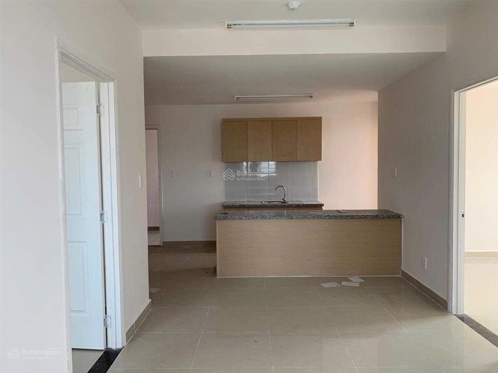 Chính chủ cho thuê căn góc lầu 10 63m giá 7tr nhà trống  có nội thất 8tr