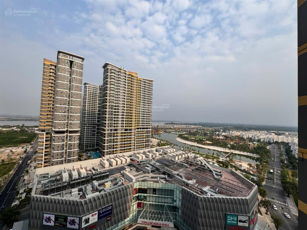 Căn hộ 2 phòng ngủ , tầng cao, view xem pháo hoa cực đẹp . tại glory height