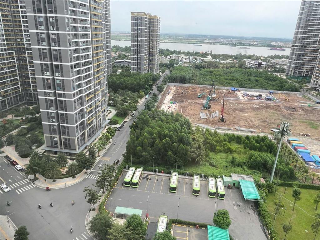 Hàng đẹp  căn góc 2 phòng ngủ+ the beverly solari  giá chỉ 4.36 tỷ.   0937 365 ***