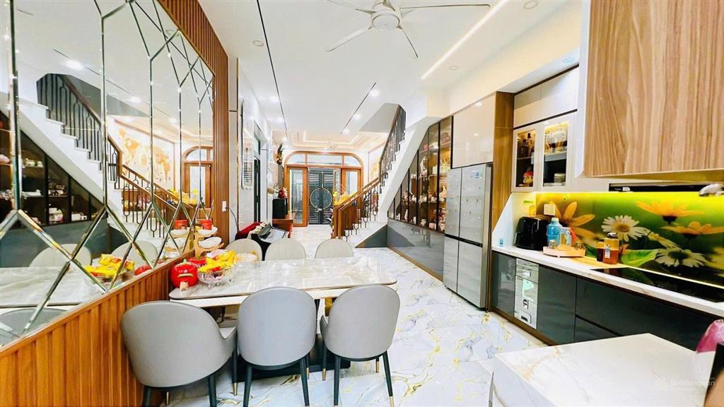 Nhà 3 tầng full nội thất đường thạnh lộc 27 phường thạnh lộc q12, dt 62m2 (4x16) đường 5m, giá 6,3